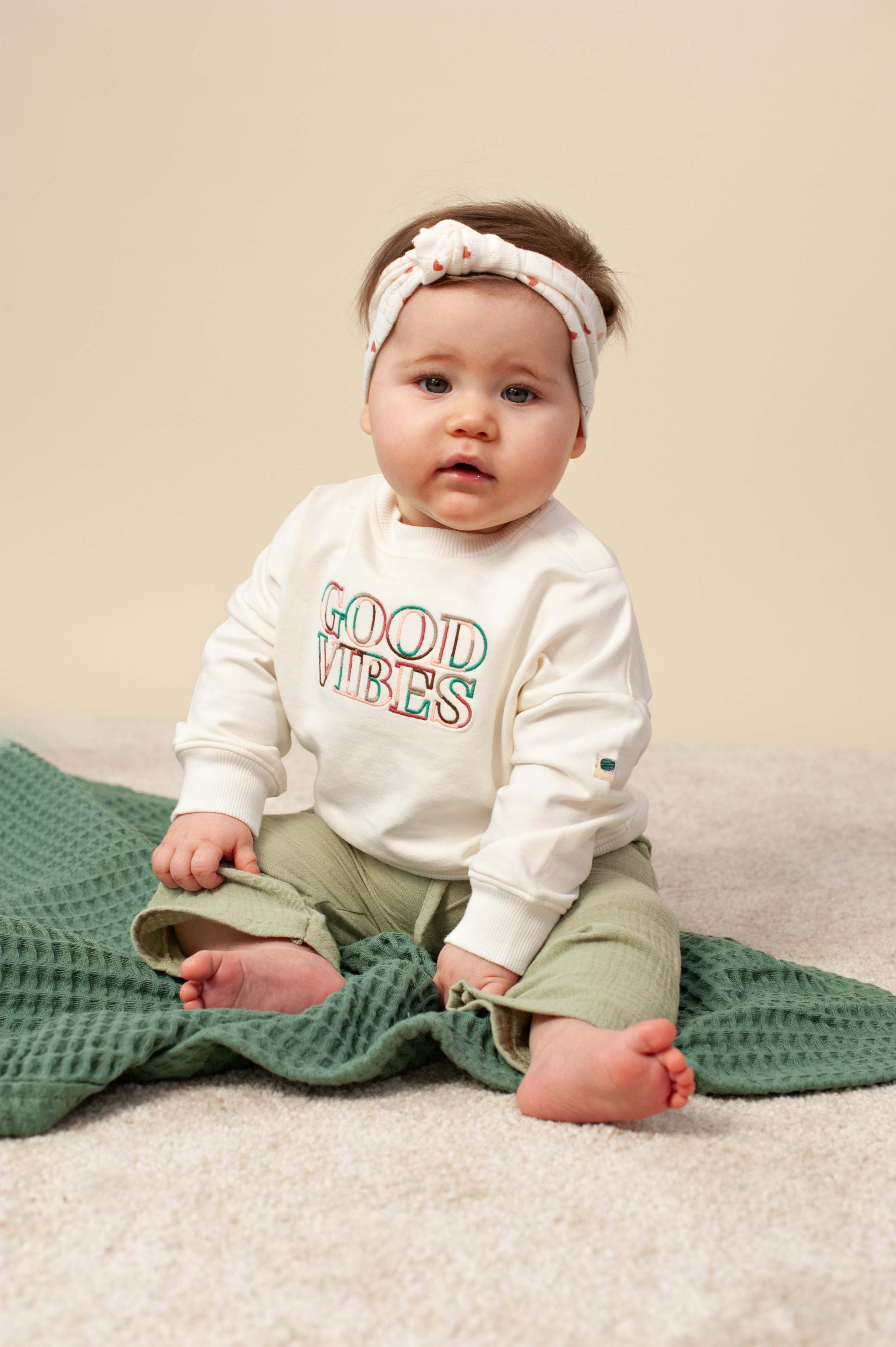 Bess | Sweater Good Vibes