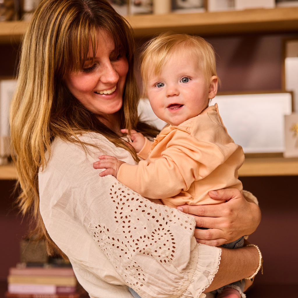 Dirkje | Girls Sweater | Peach
